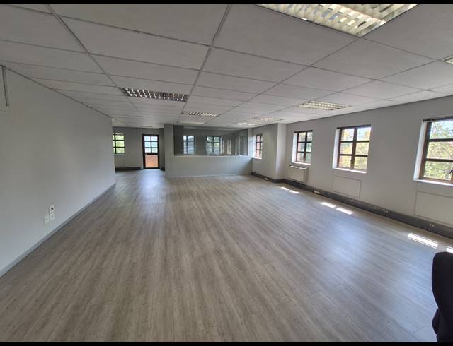 175M² OFFICE TO LET IN RIVONIA